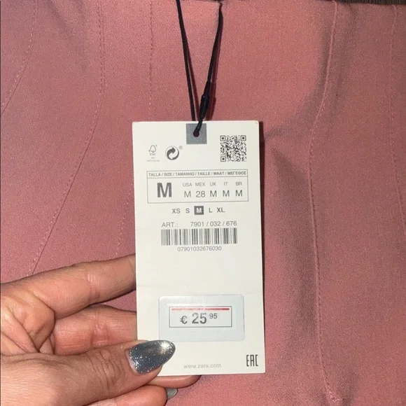 2 Zara pants. - Picture 3 of 4